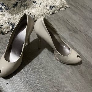 BCBG peep toe taupe heel